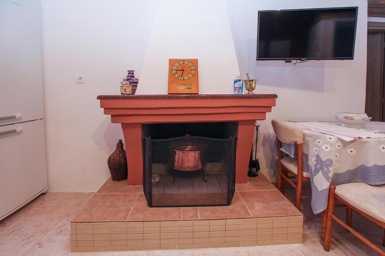 Traditional Guesthouse Asimakis Anifion エクステリア 写真